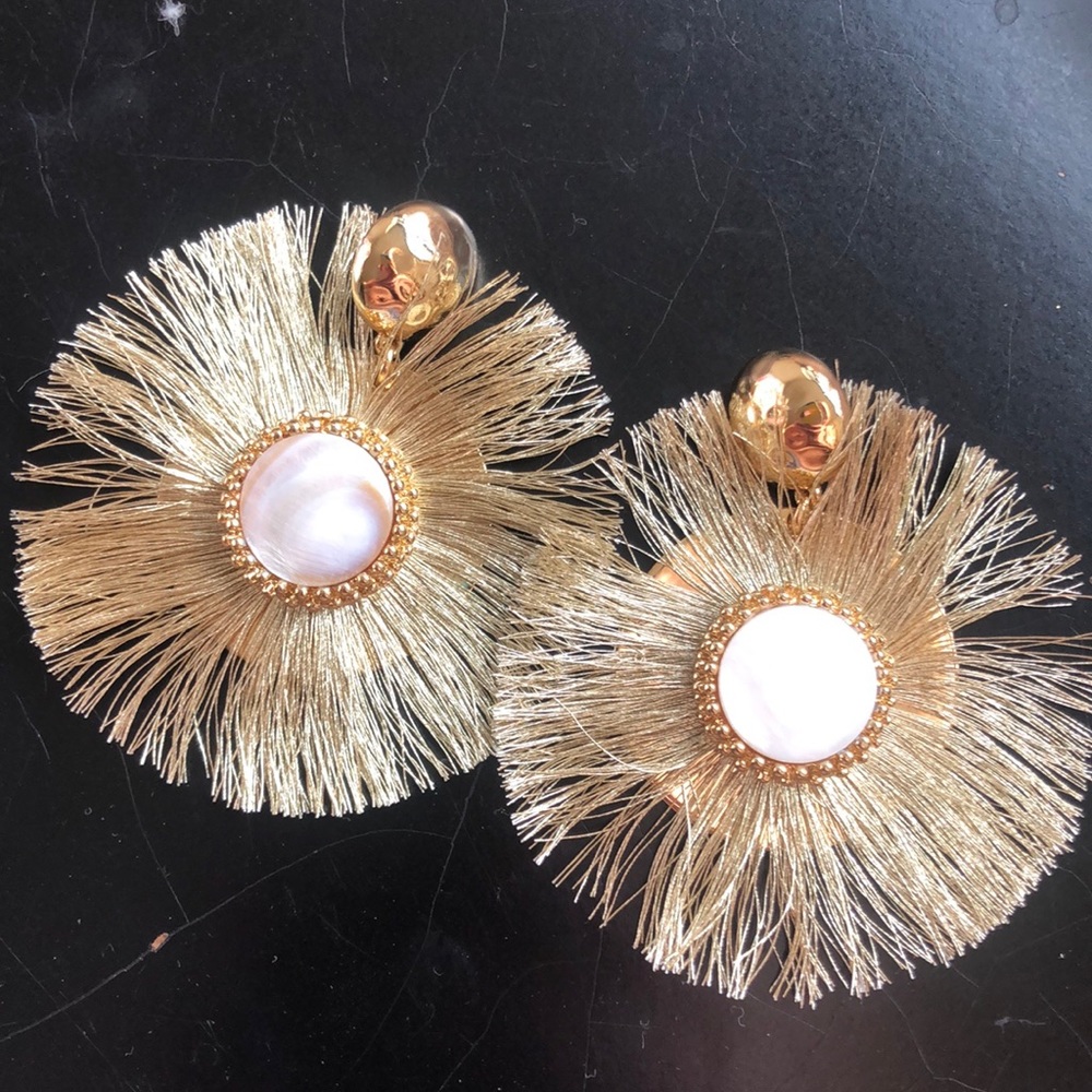 Lilly Pulitzer gold fringe circle earring NWOT